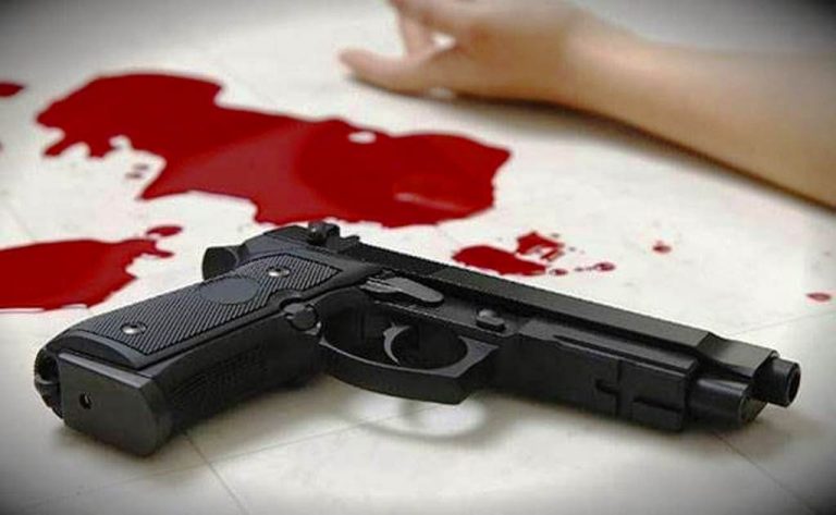 महोत्तरीमा सेनाका सिपाहीले आफैँलाई गोली हाने, ठाउँको ठाउँ ढले