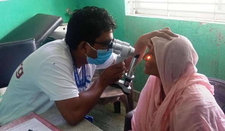 पकडी स्वास्थ्य चौकीमा निःशुल्क आखा शिबिर, २ सय ५ जनाको आँखाको जाँच