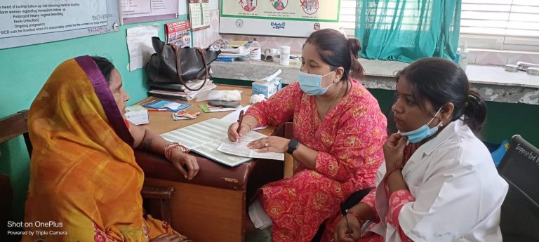 मायादेवीमा निशुल्क स्वास्थ्य शिविर, ५ सय बढीले लिए सेवा