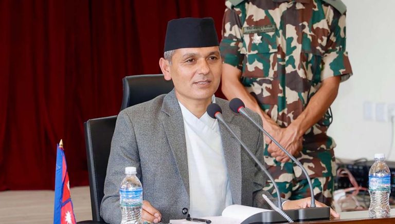 निर्वाचनलाई लक्षित सुरक्षा तयारी सुदृढ गर्न गृहमन्त्री अर्यालको निर्देशन