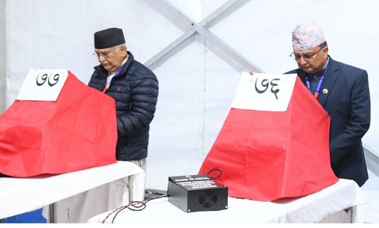 एमाले महाधिवेशनः ५ बजेसम्म ८०२ ले गरे मतदान