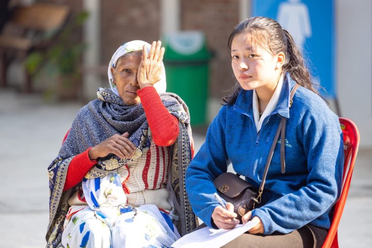 आँखा शिविरबाट साढे नौ सय बढीले लिए सेवा