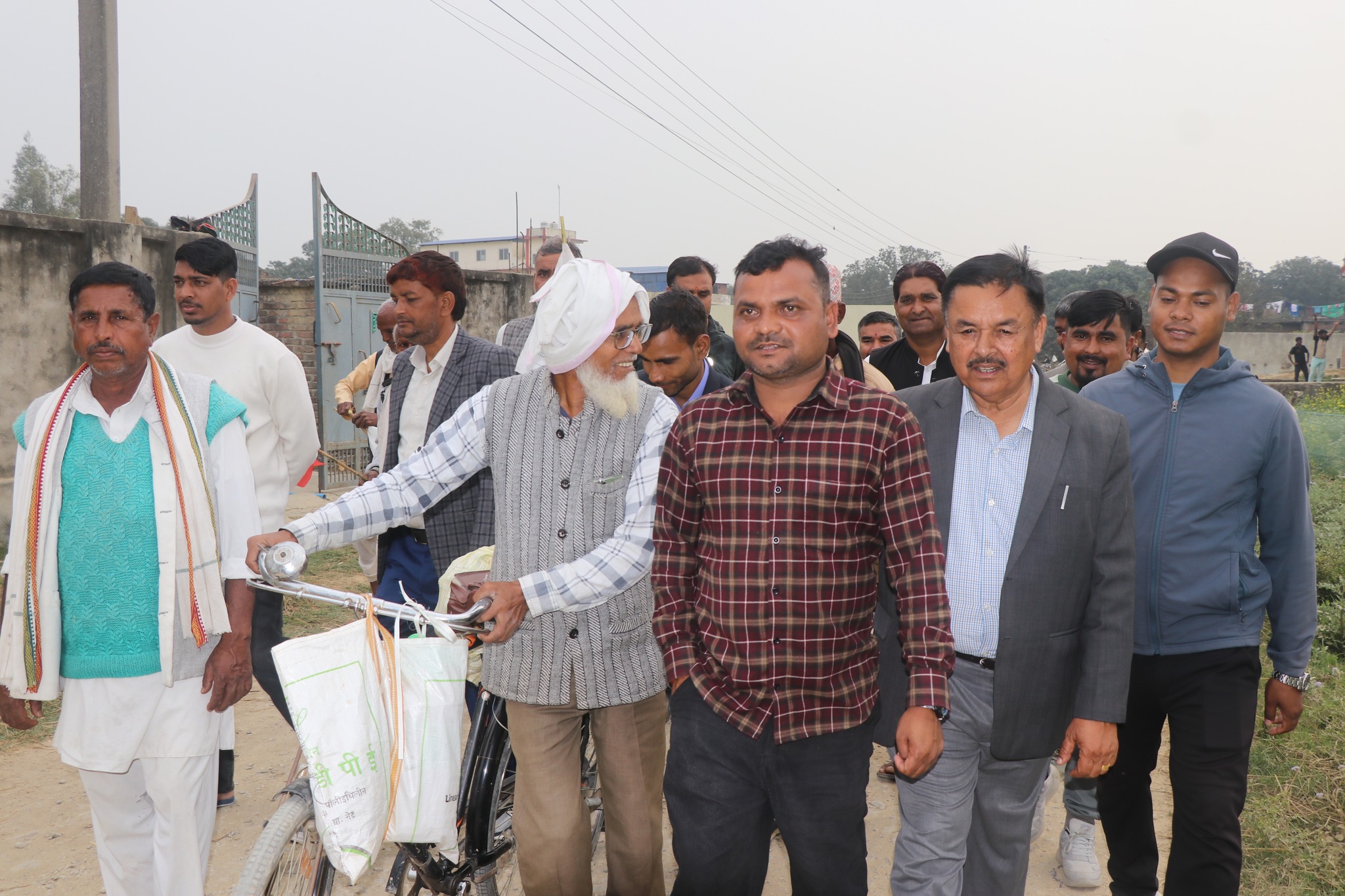 मलखाद र सिँचाइ सुविधाका लागि प्रतिबद्ध भएर लाग्छु ः कांग्रेस क्षेत्र नं. २ का उम्मेदवार आचार्य